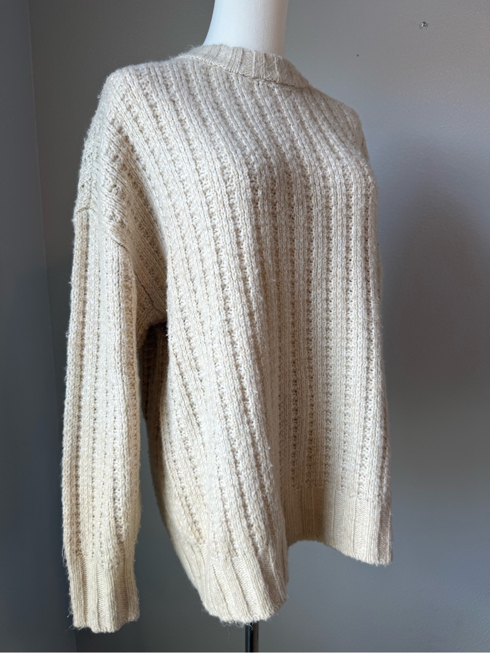 American Eagle Cream Ribbed Crewneck Knit Sweater Small Cozy Oversized